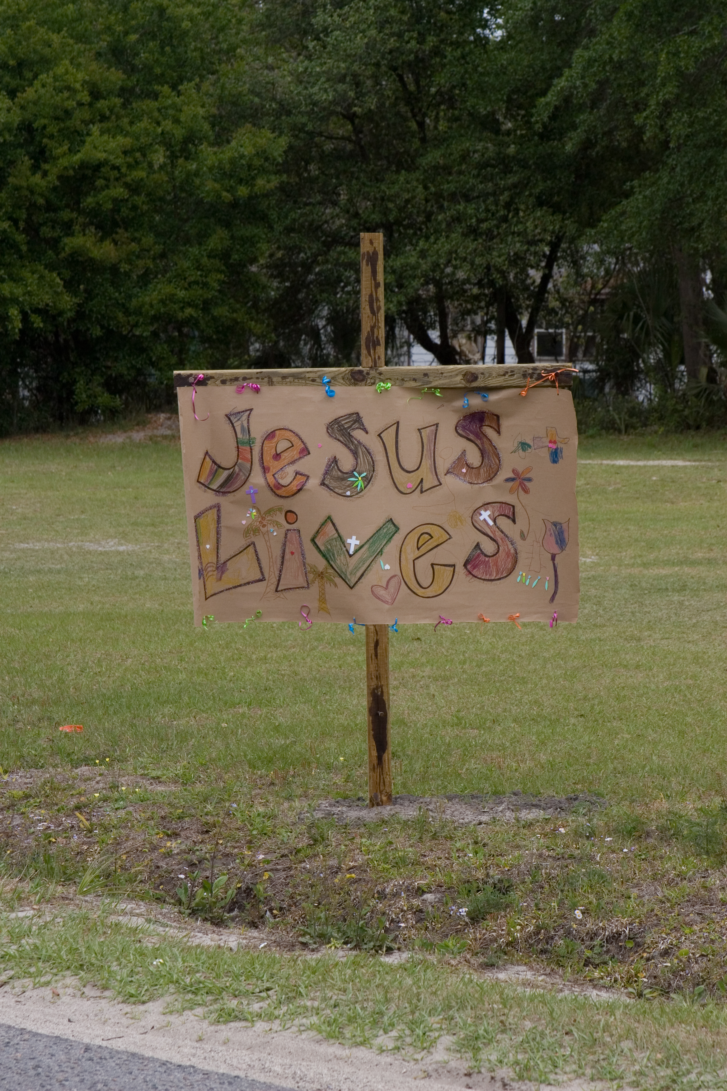 Jesus Lives sign